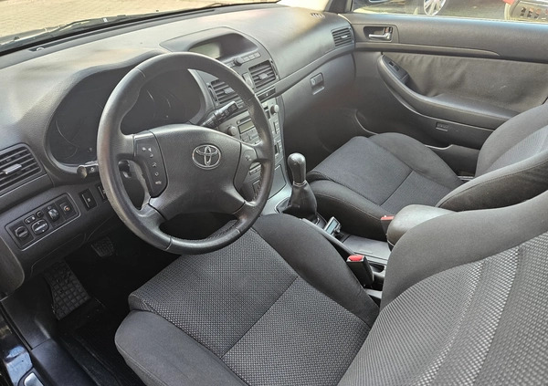 Toyota Avensis cena 14700 przebieg: 190000, rok produkcji 2006 z Działoszyce małe 79